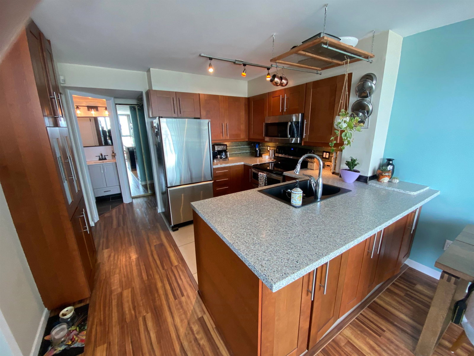 Listing Image 8