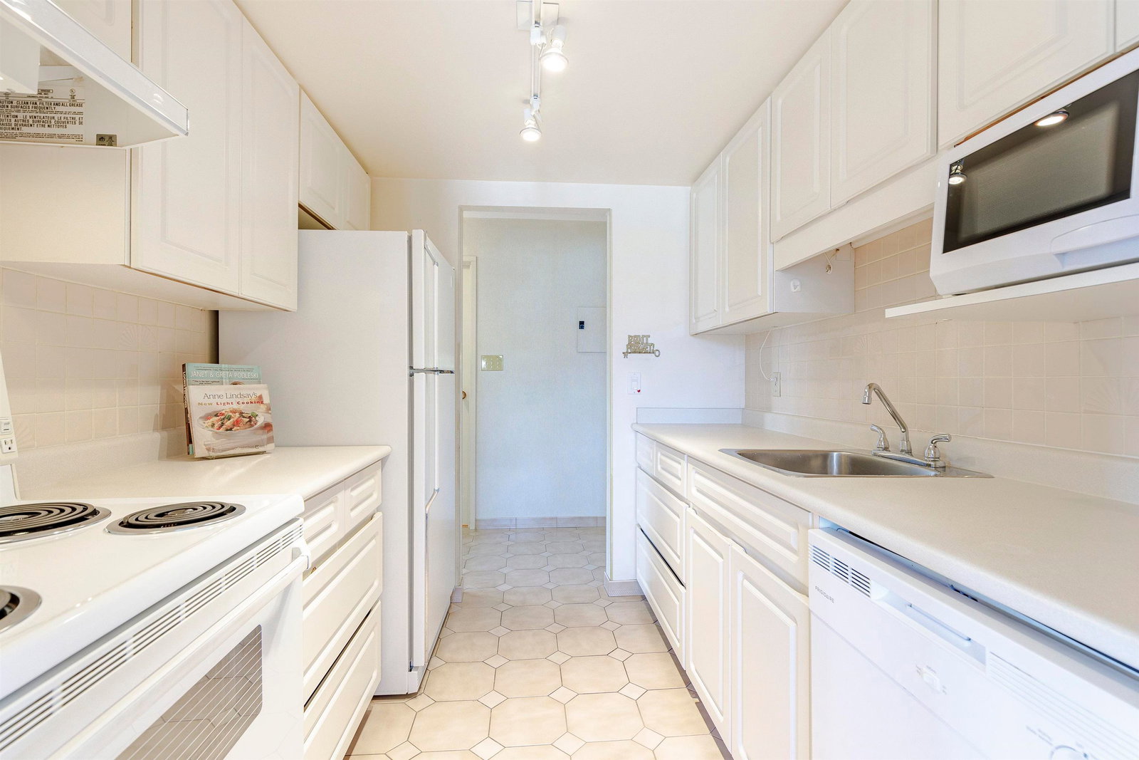 Listing Image 20