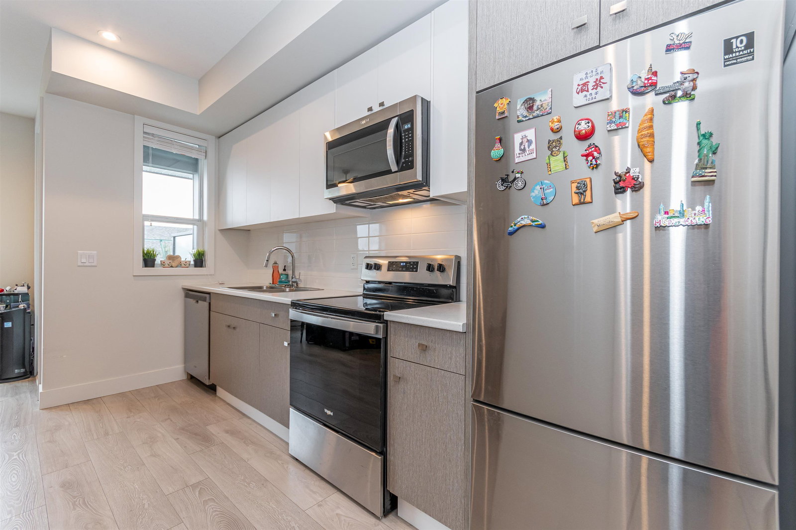 Listing Image 10