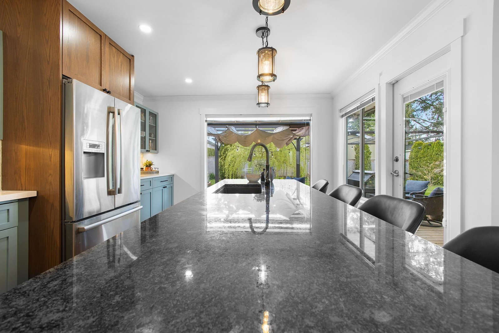 Listing Image 11