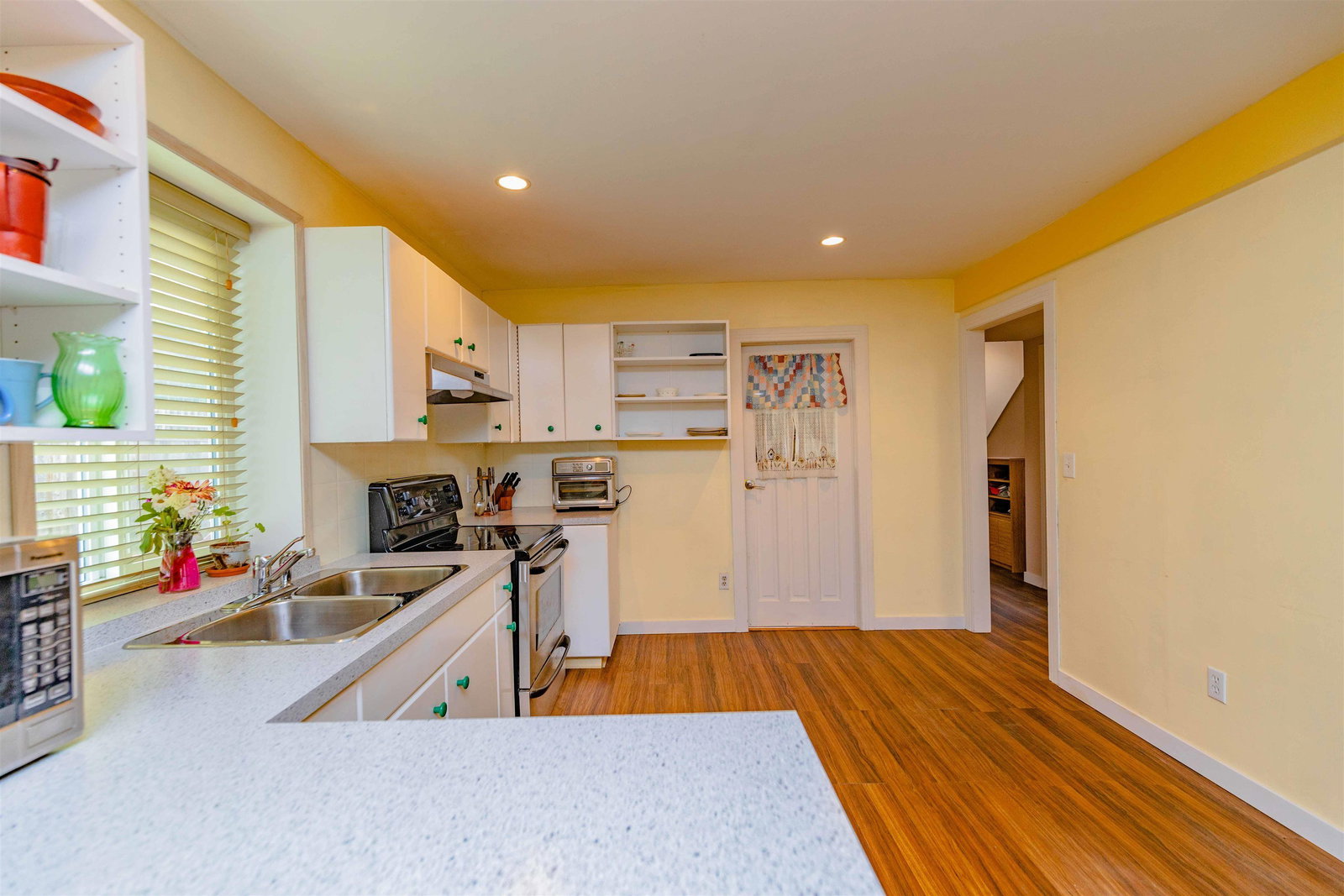 Listing Image 8