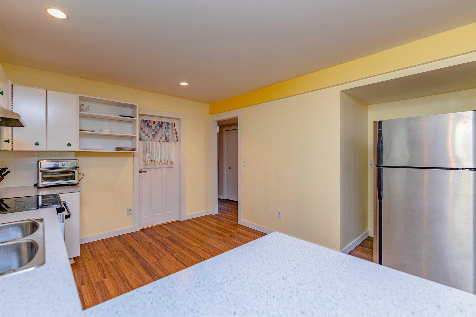 Listing Image 9