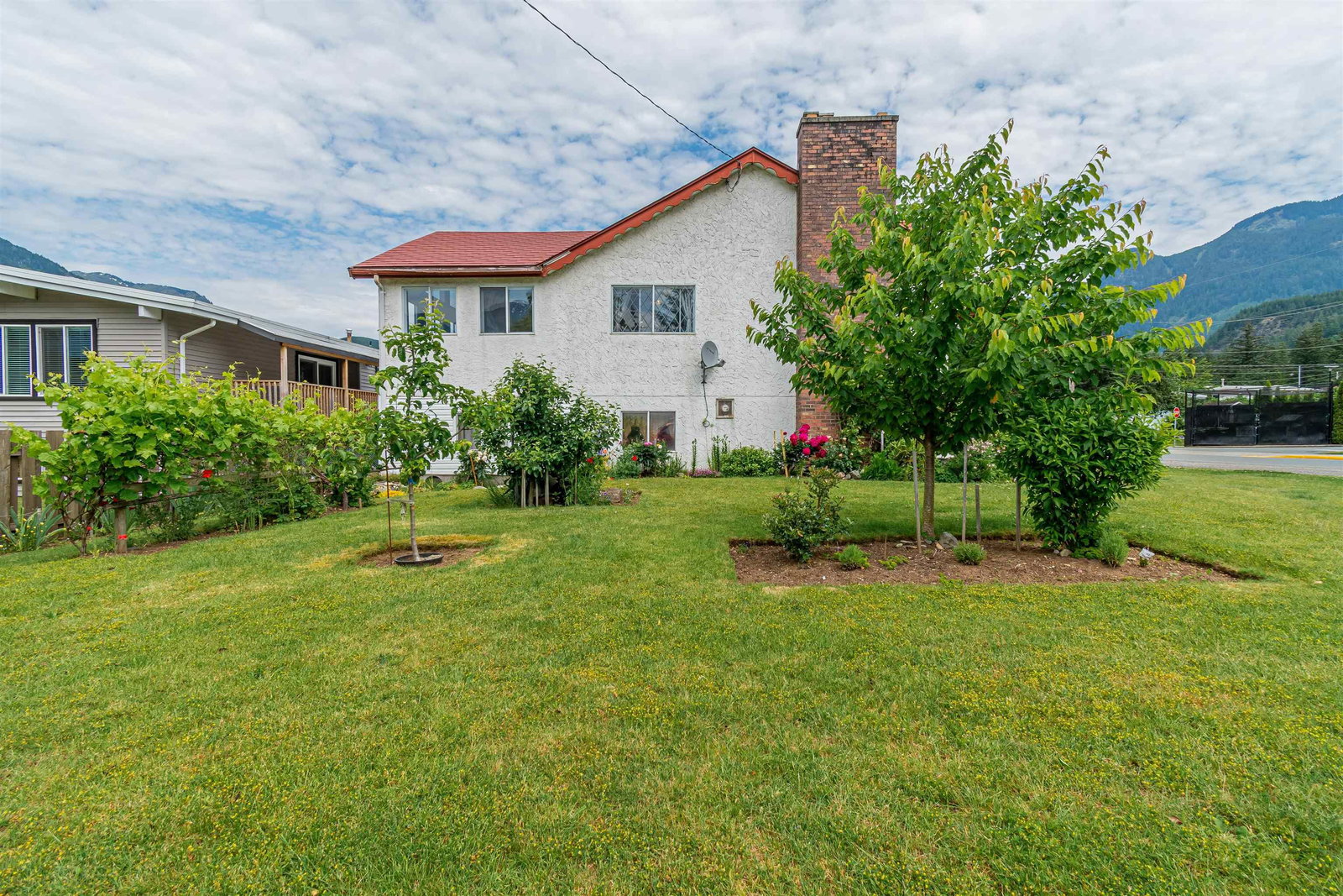 Listing Image 6