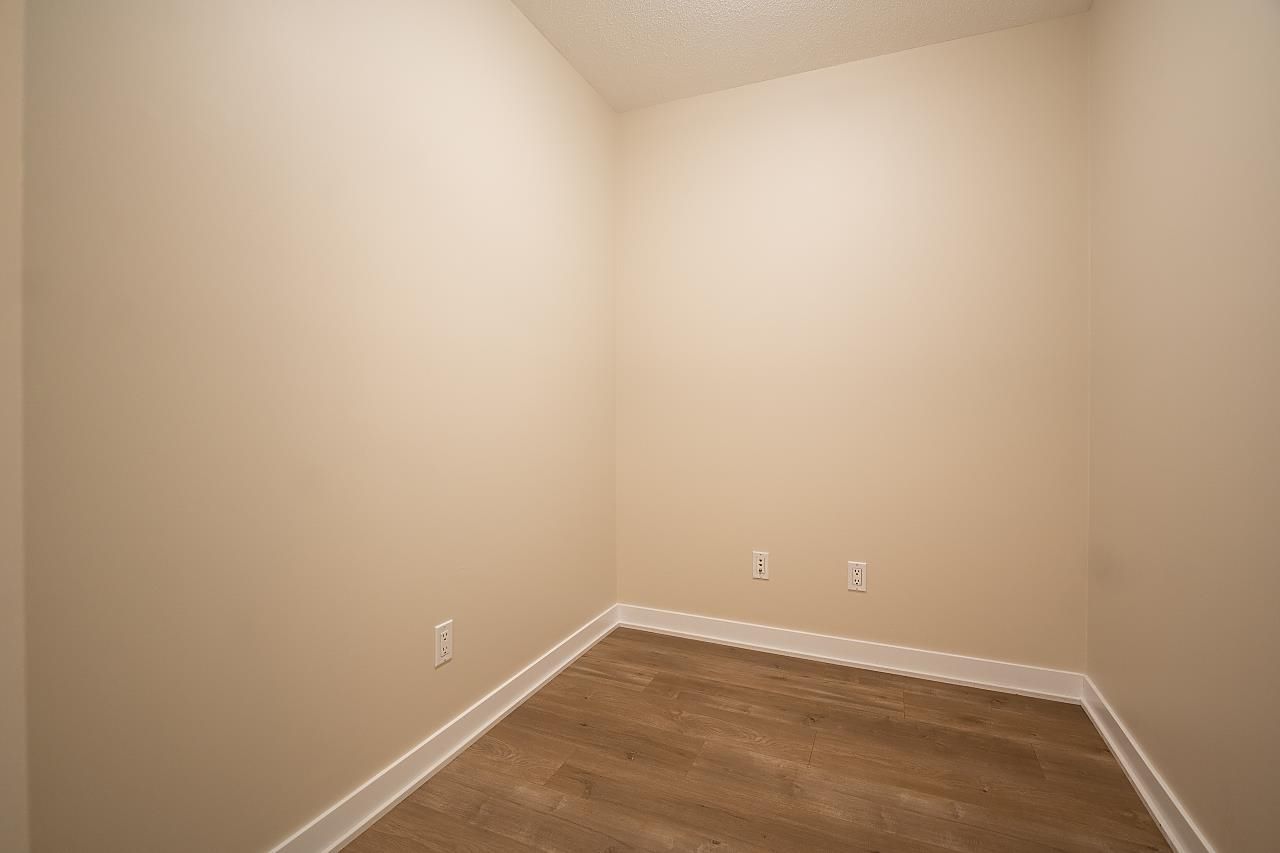 Listing Image 26