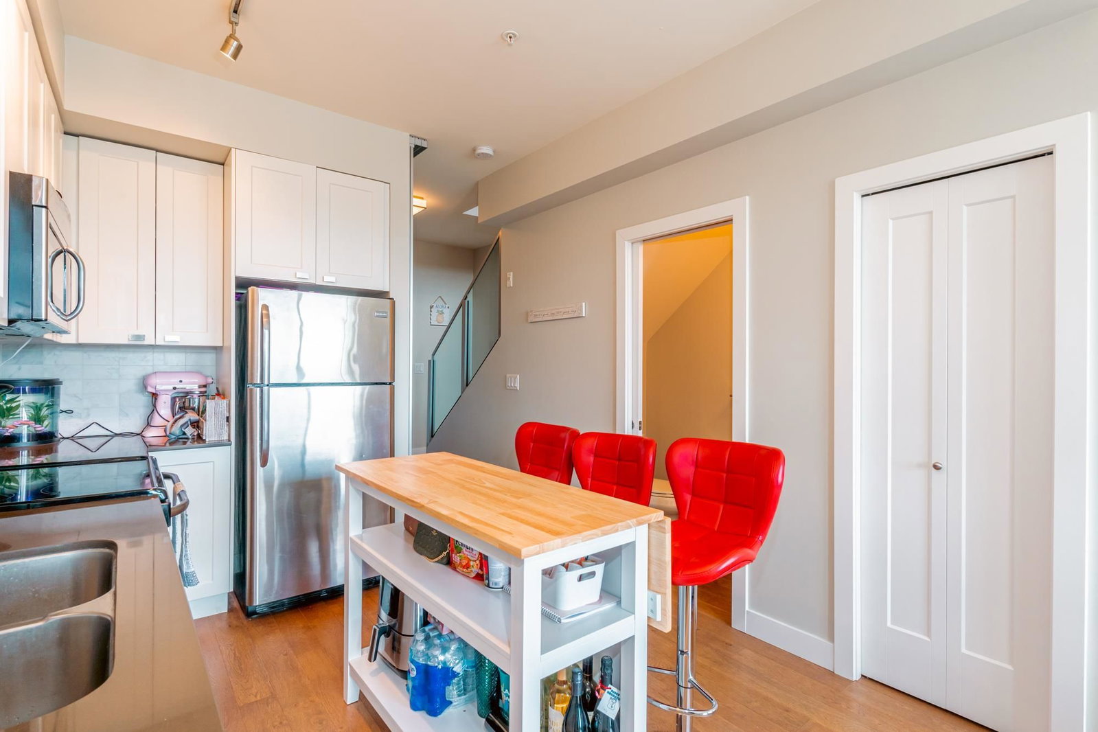 Listing Image 12