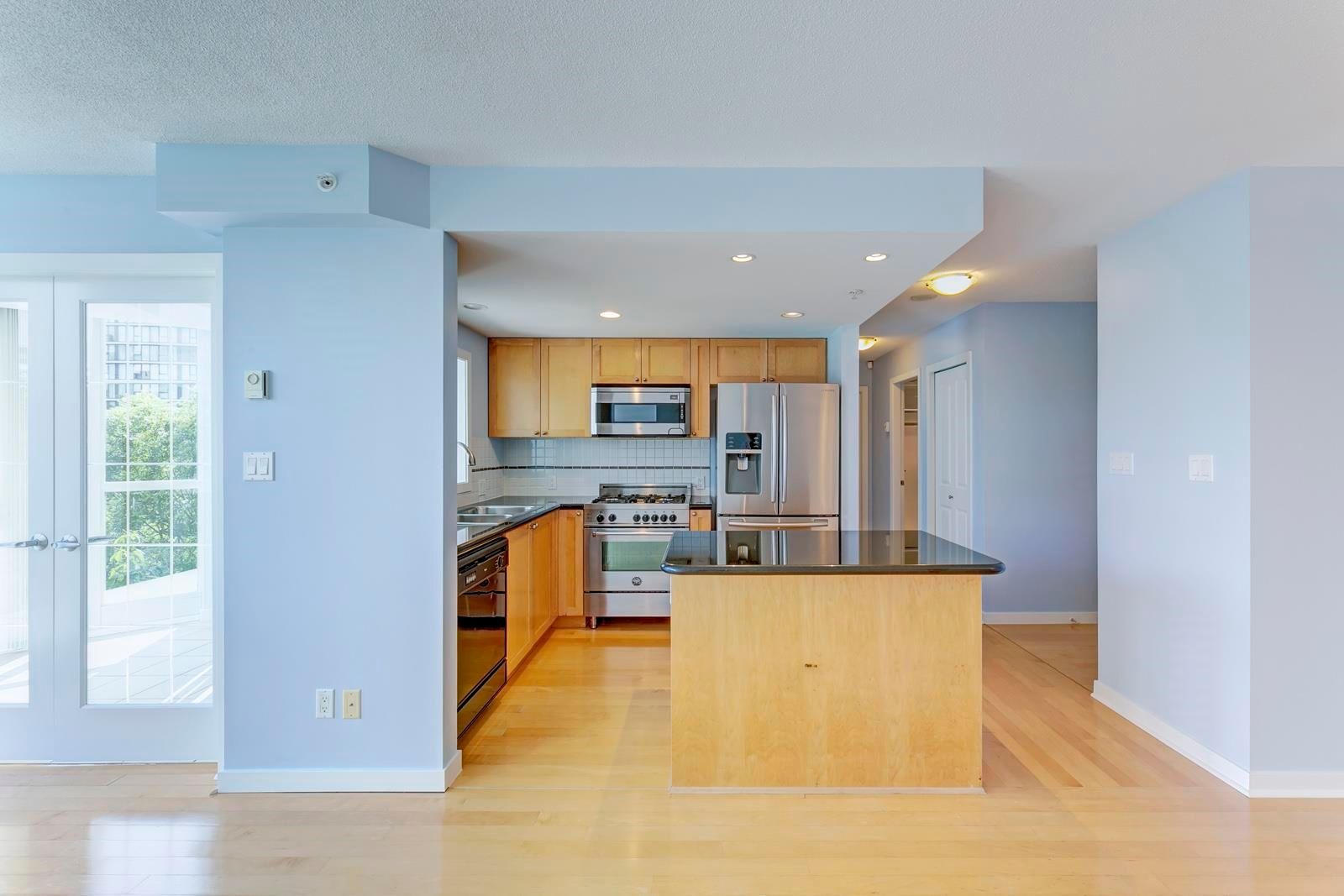 Listing Image 8