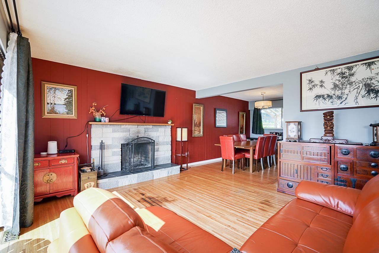 Listing Image 6
