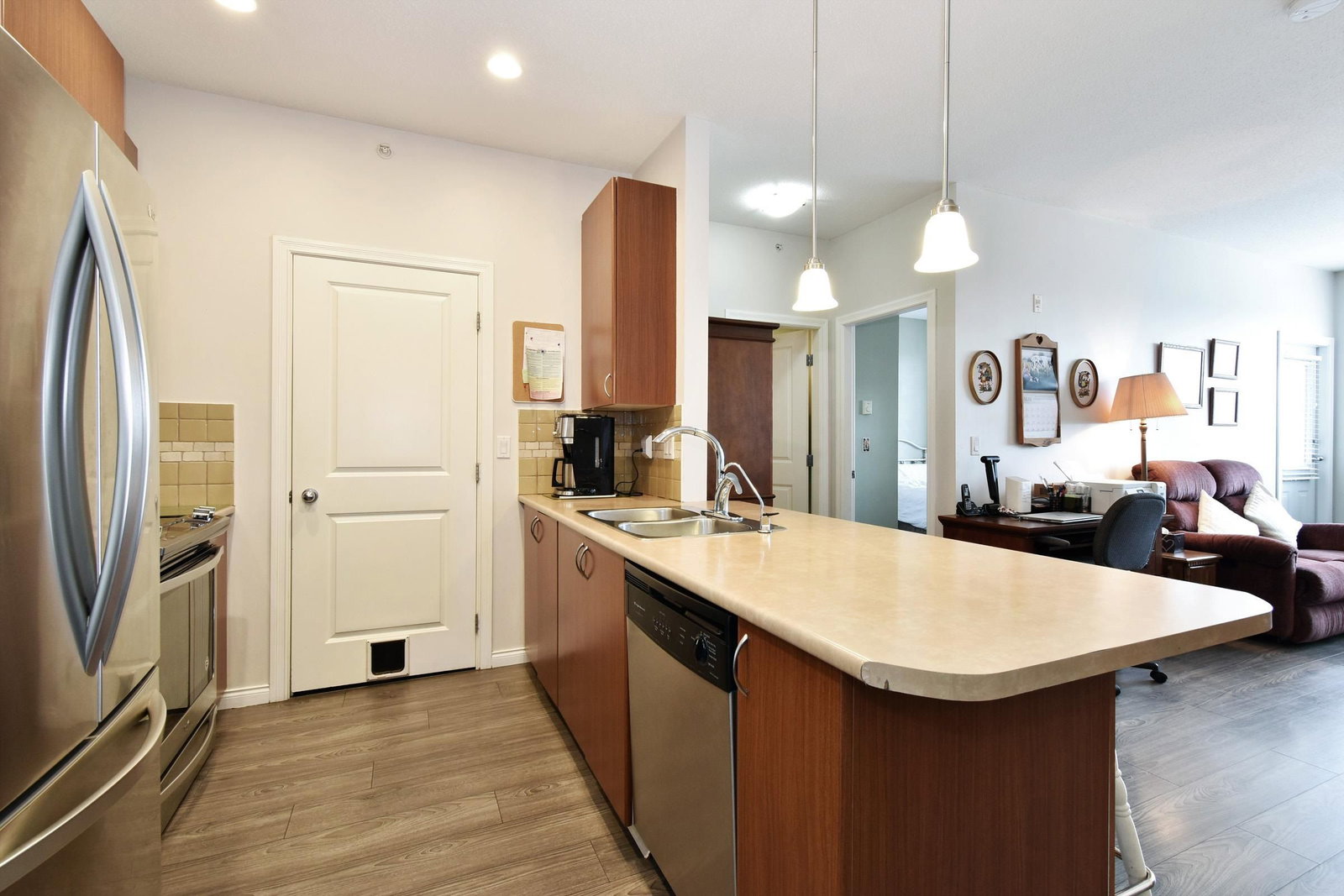 Listing Image 8