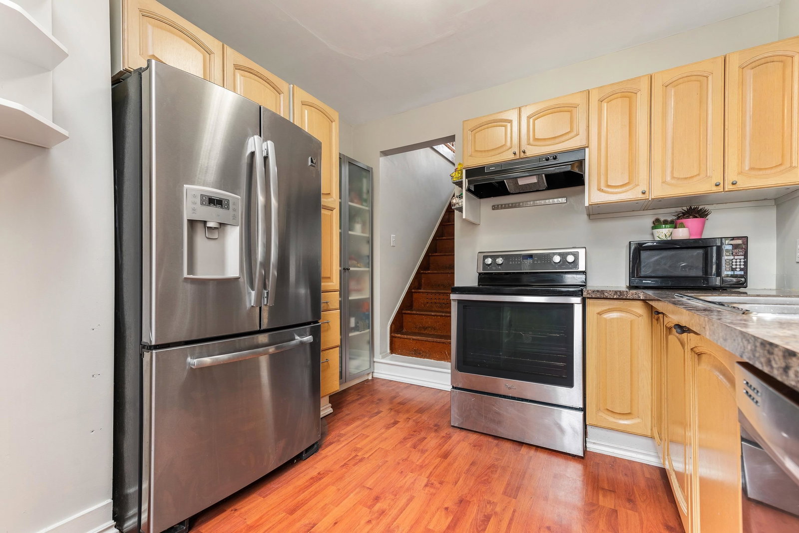 Listing Image 10