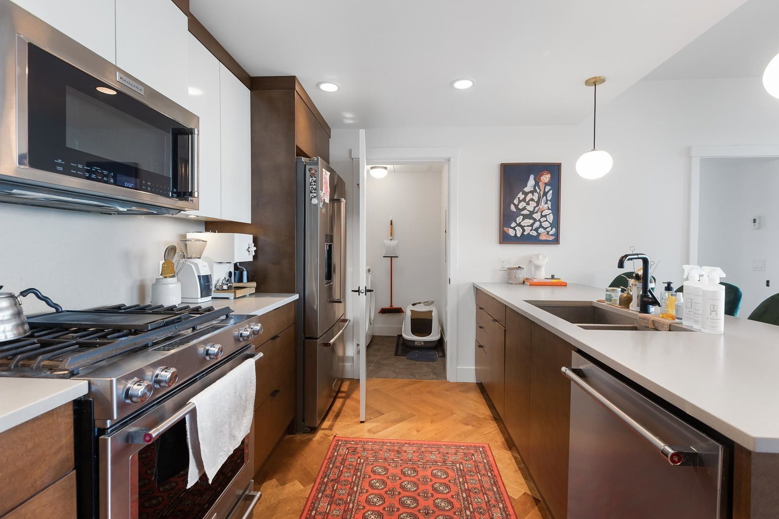 Listing Image 12