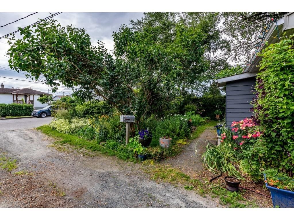 Listing Image 17
