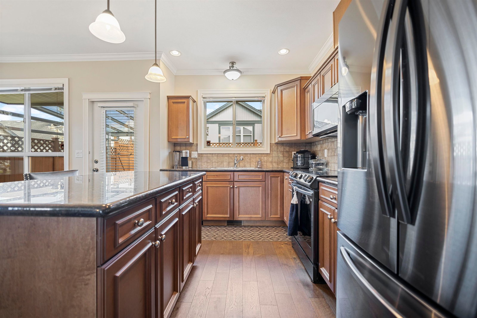 Listing Image 11