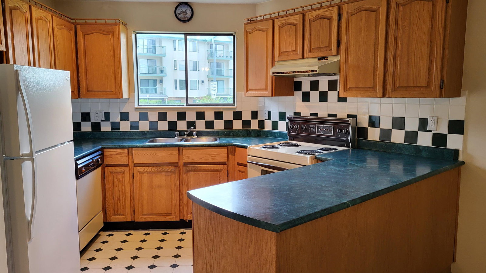 Listing Image 16