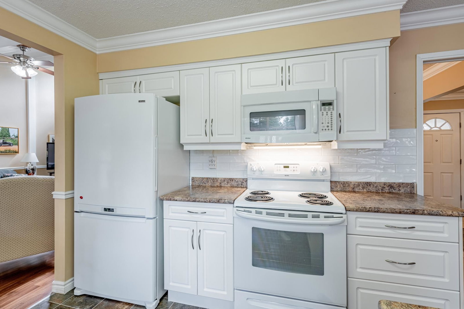 Listing Image 19