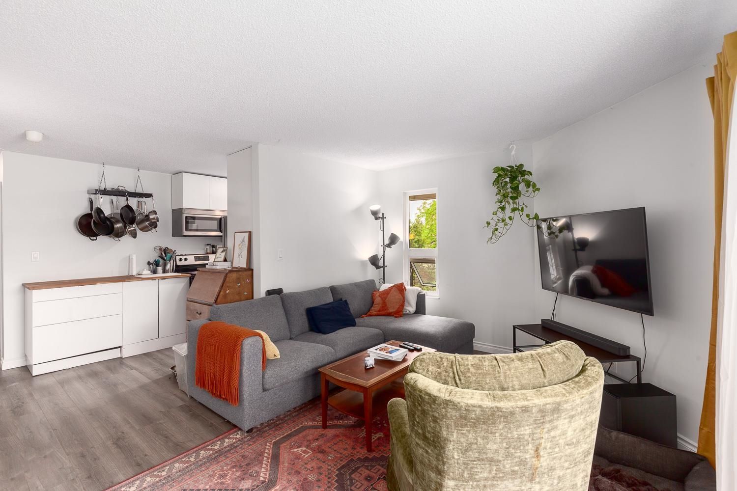Listing Image 10