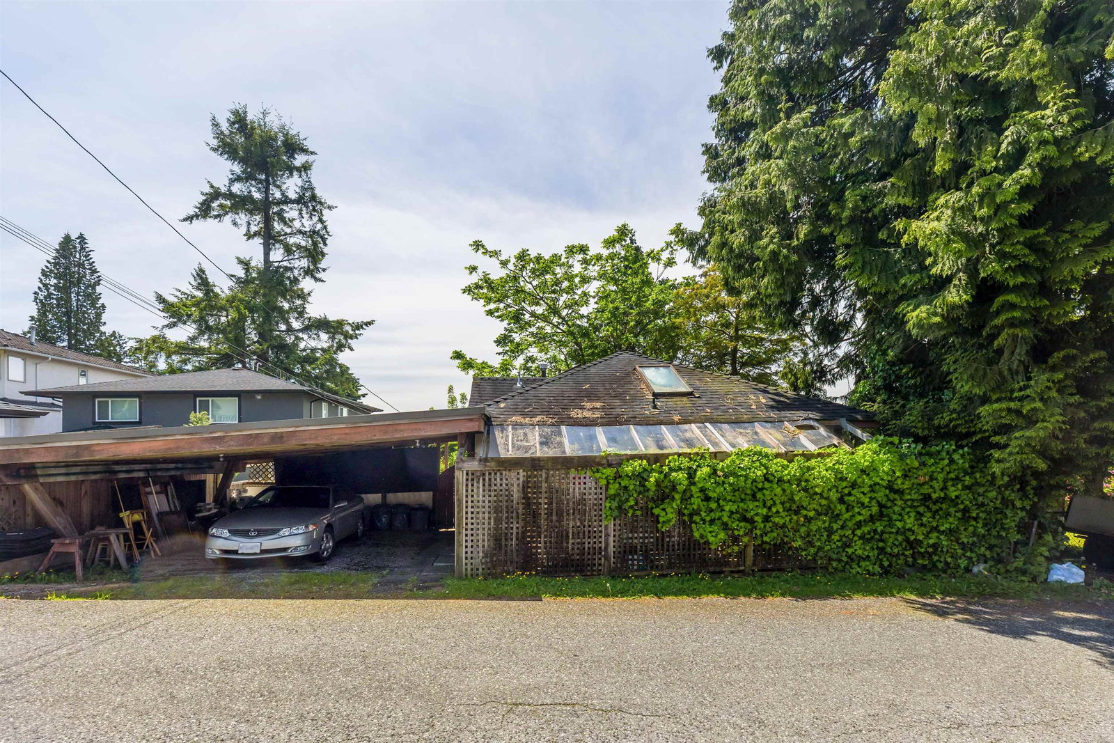 Listing Image 4