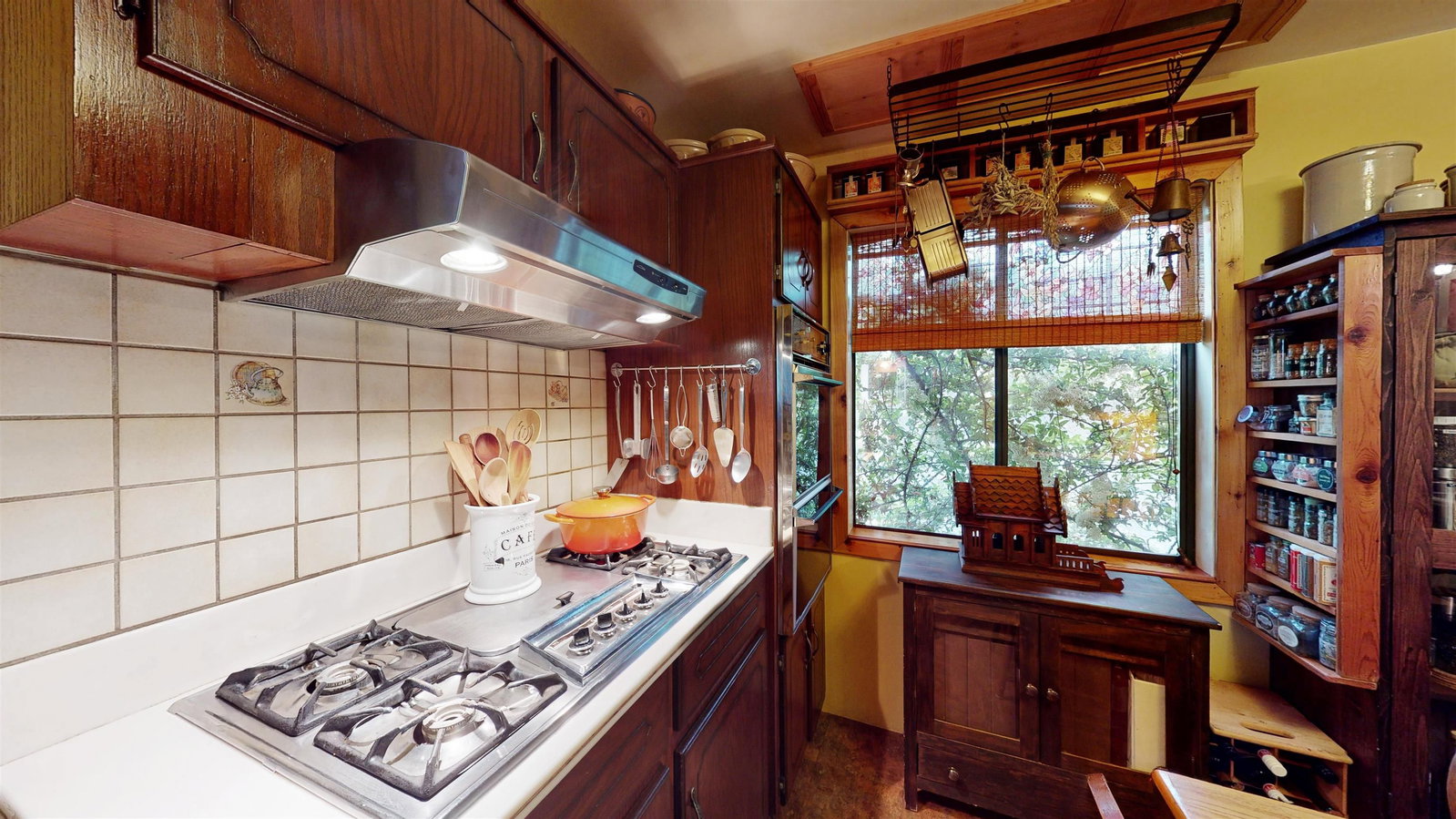 Listing Image 9