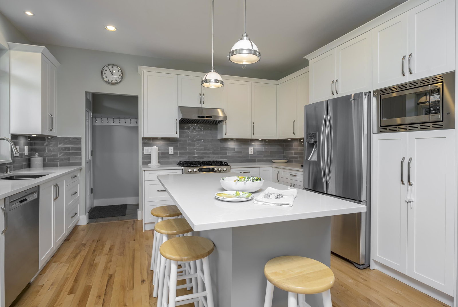 Listing Image 10