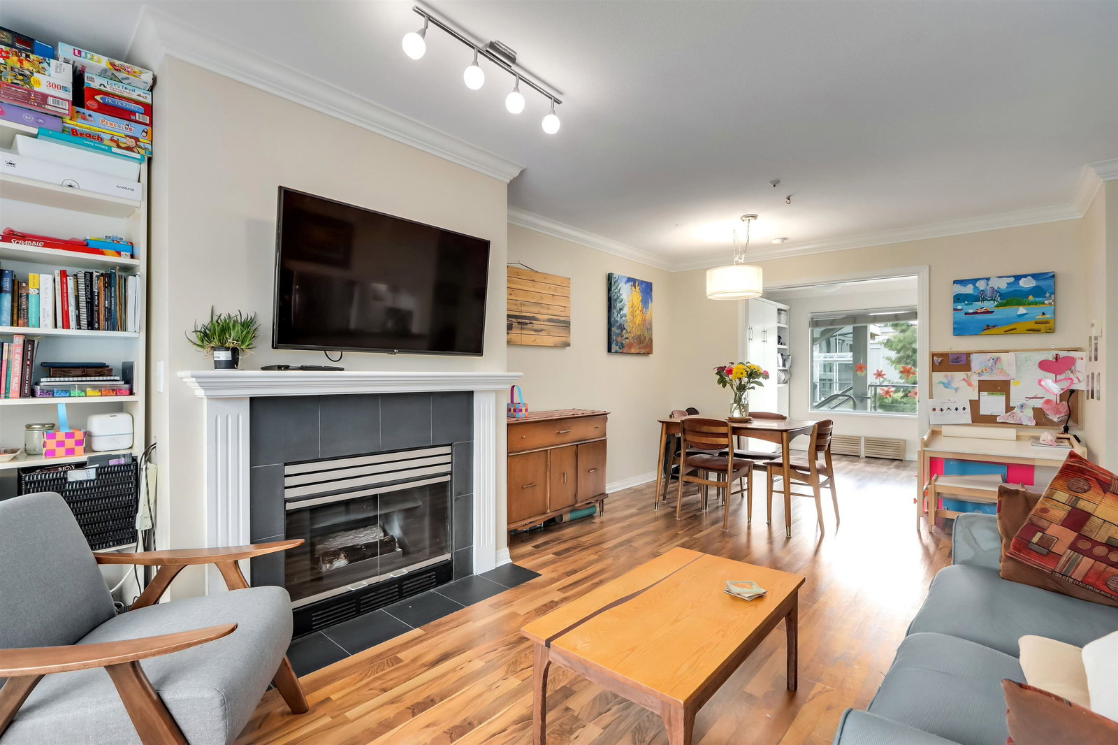 Listing Image 12