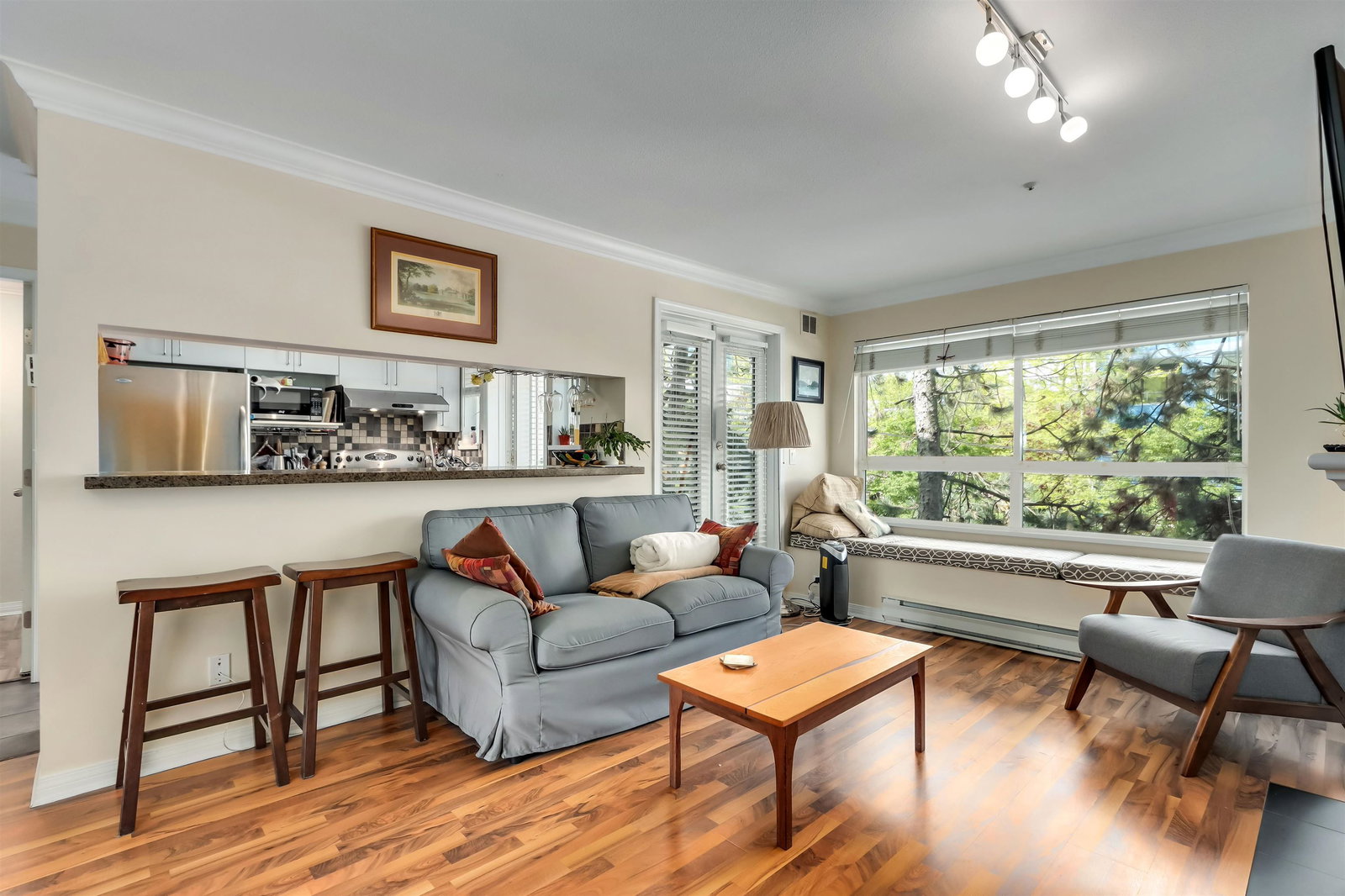 Listing Image 8