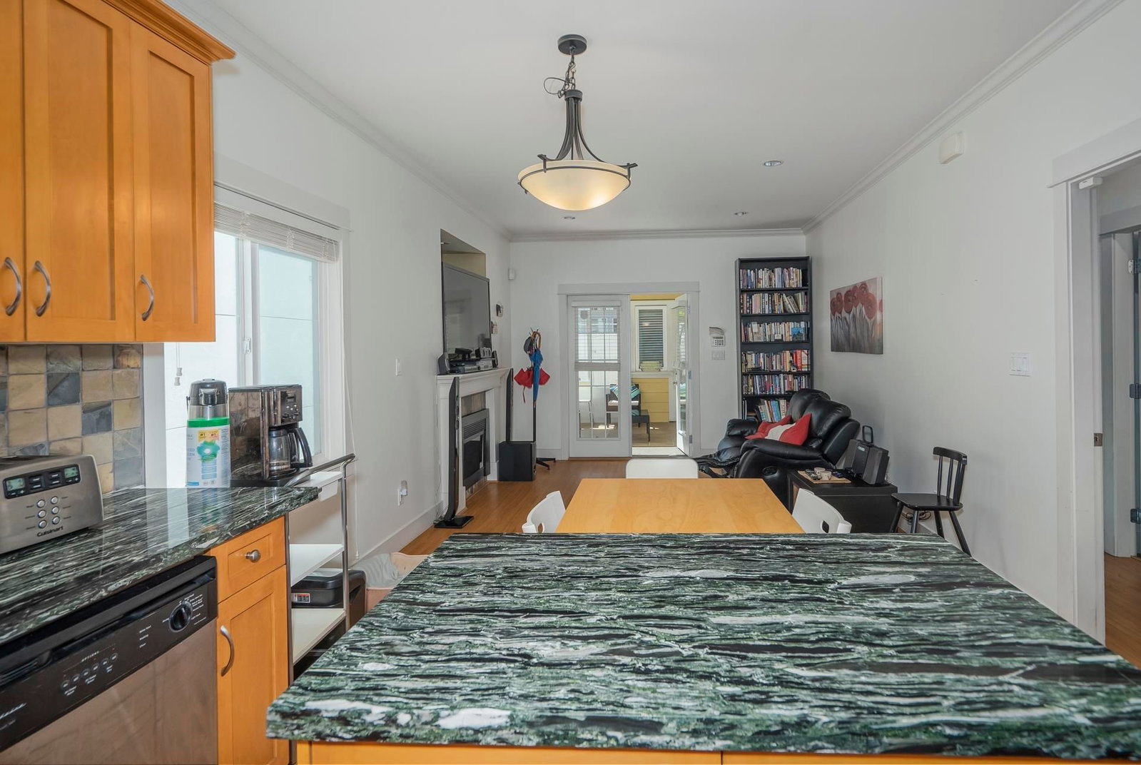 Listing Image 11