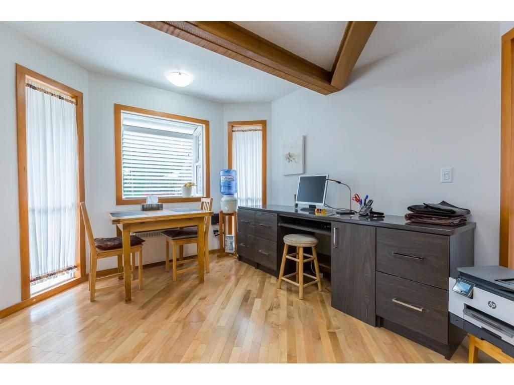 Listing Image 5