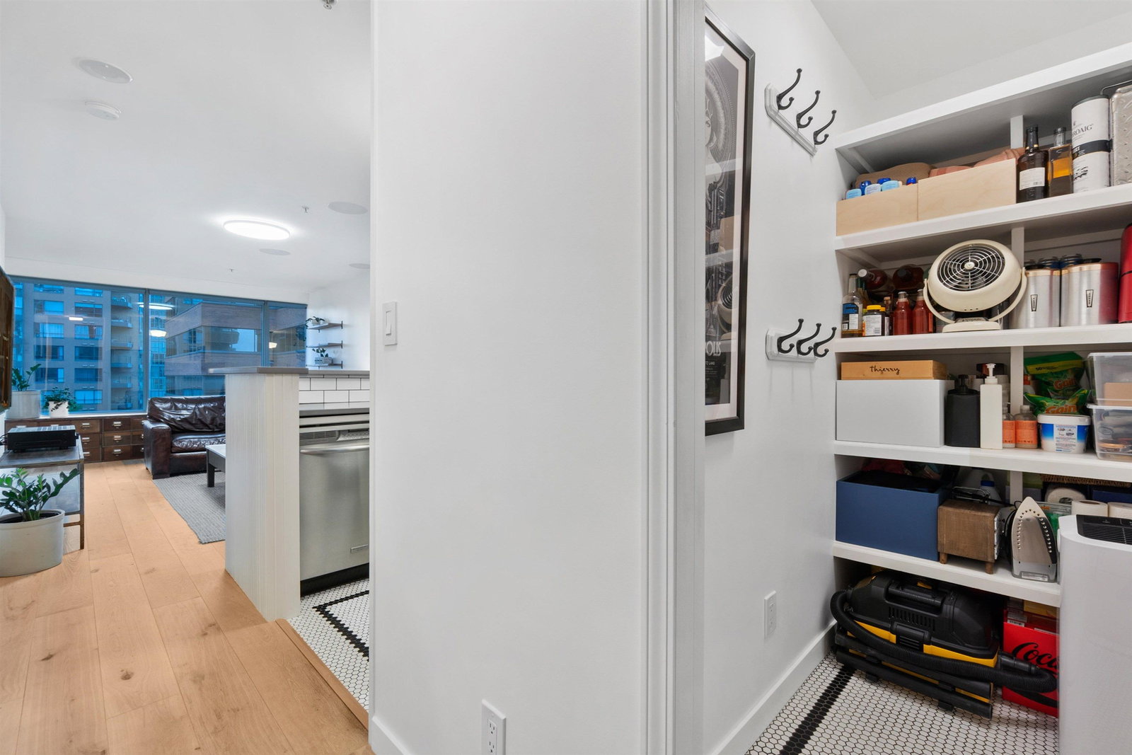 Listing Image 18