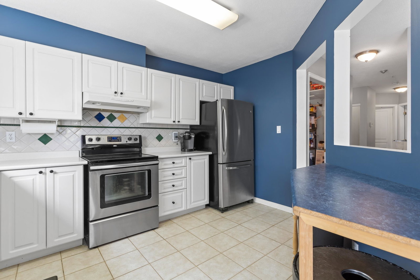 Listing Image 12