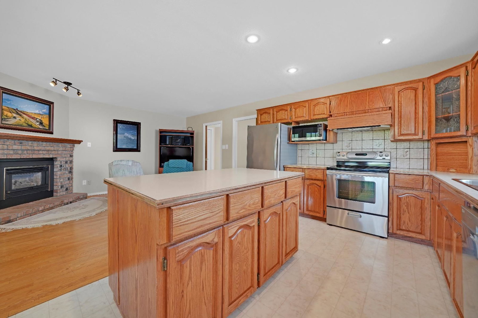 Listing Image 8
