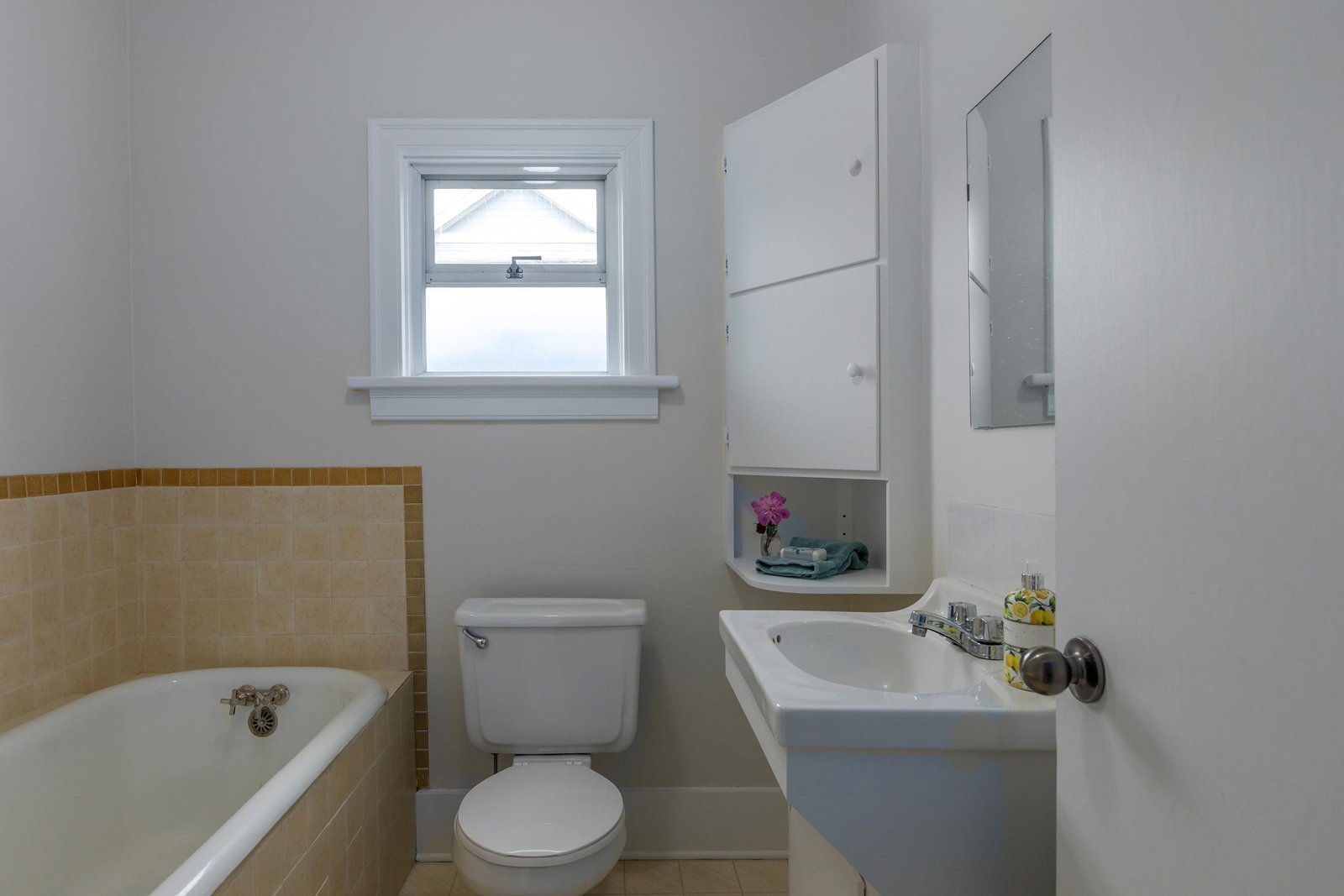 Listing Image 16