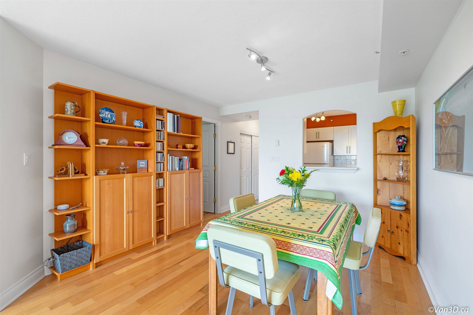 Listing Image 5