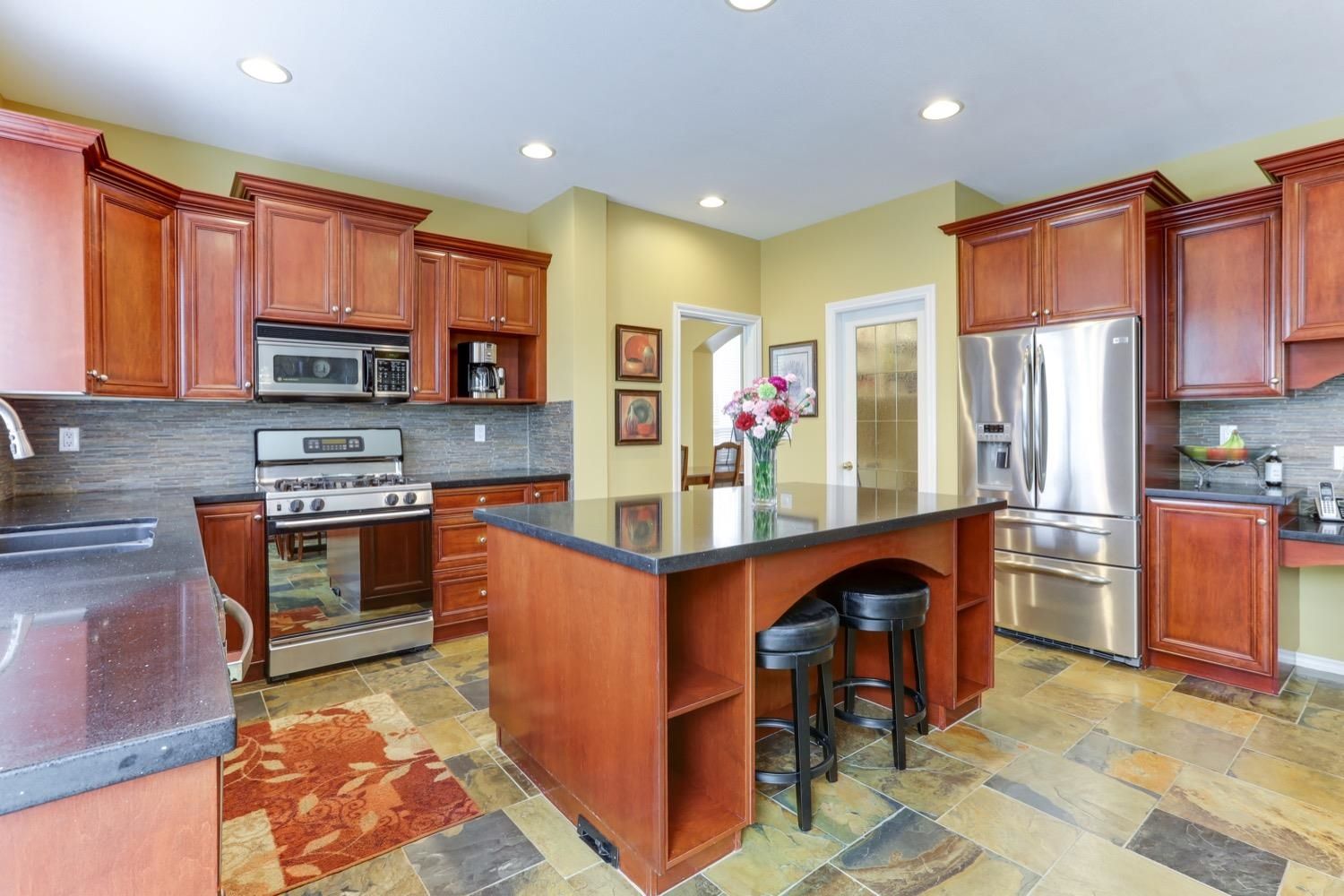Listing Image 10