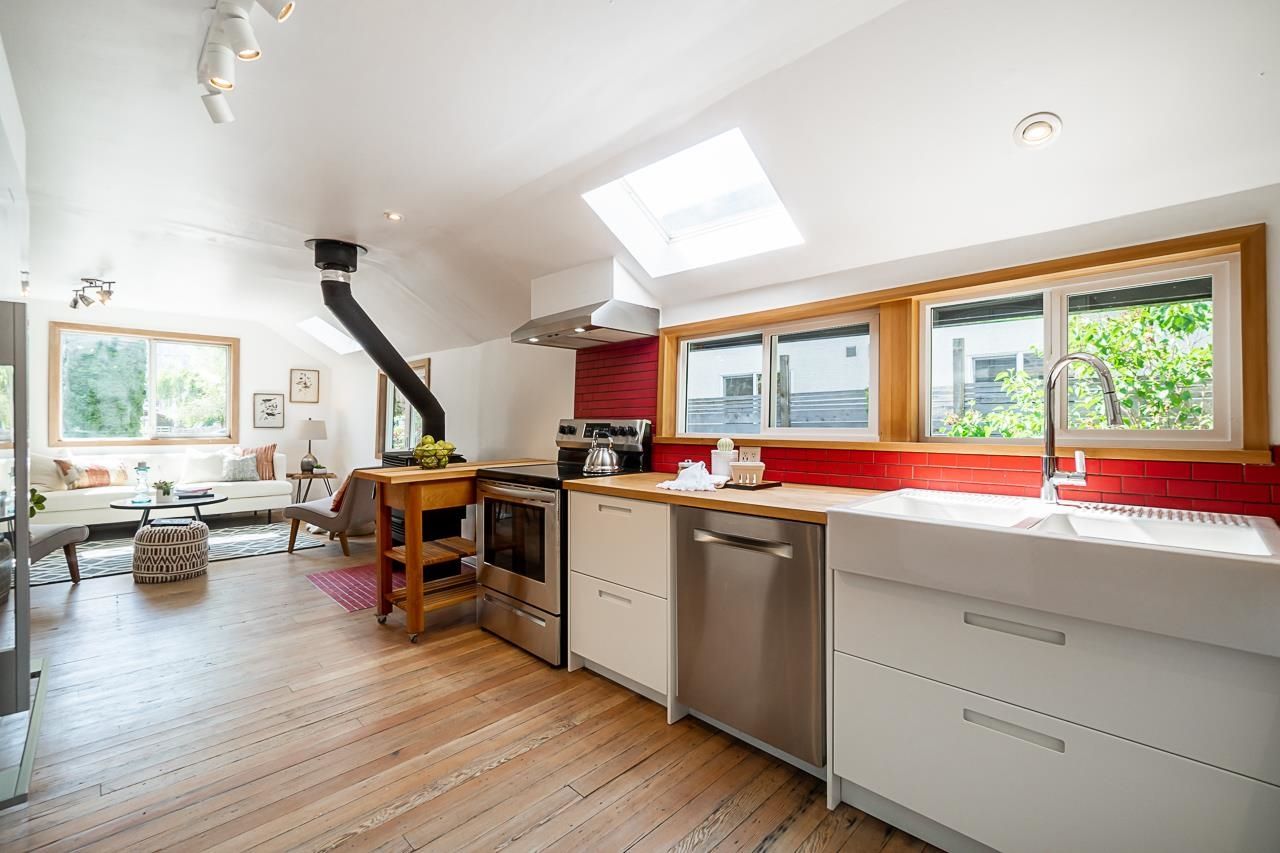 Listing Image 10
