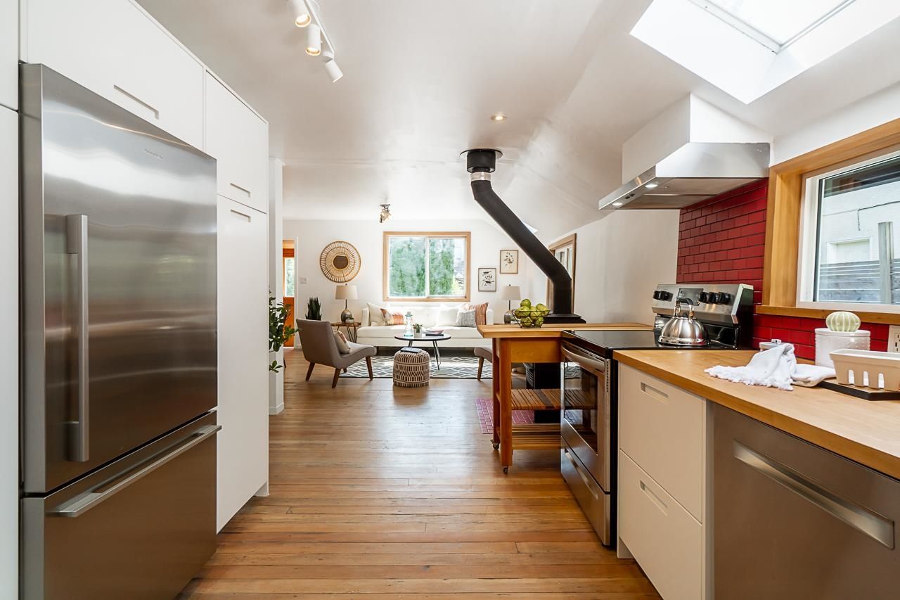 Listing Image 11