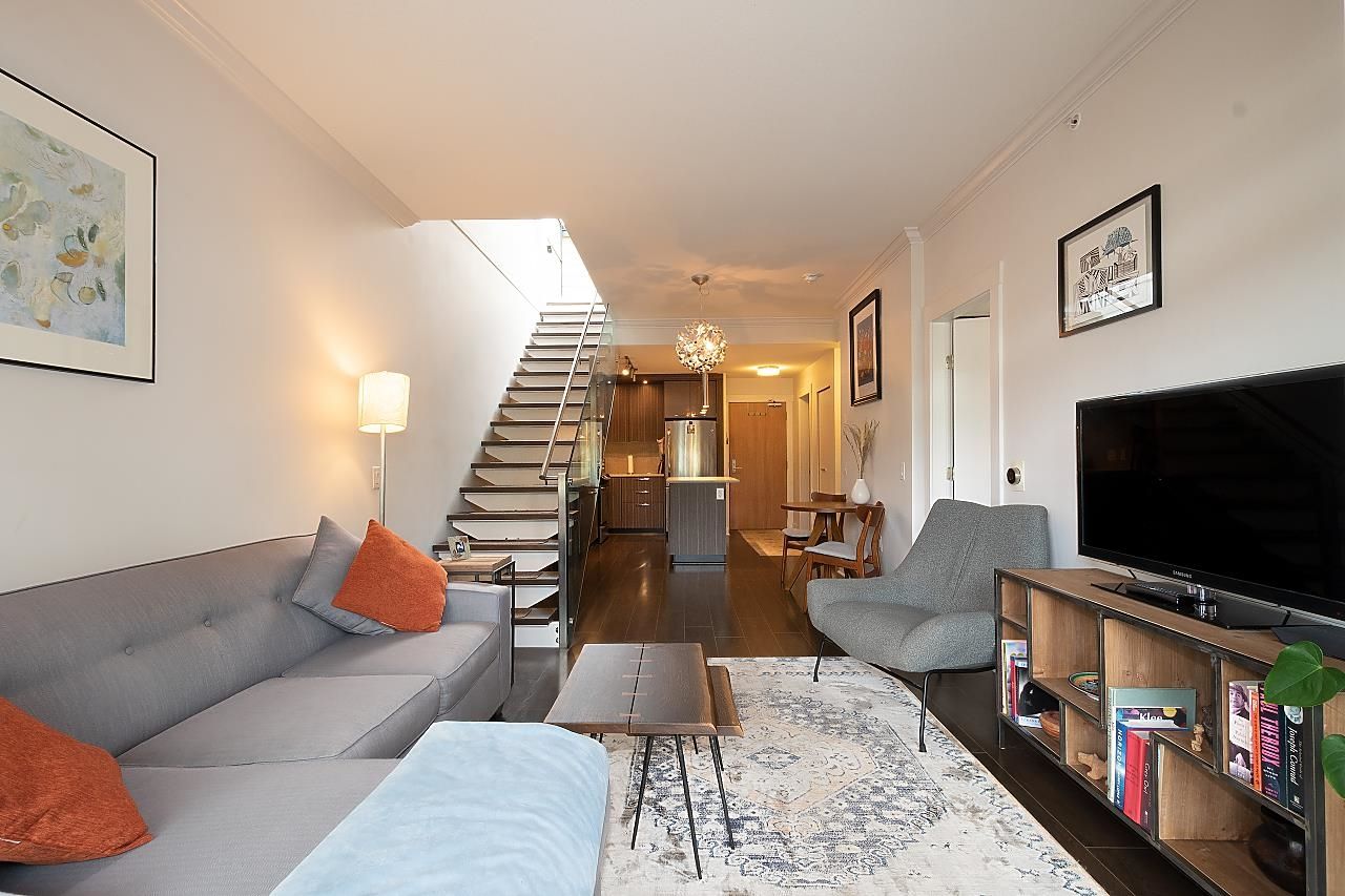 Listing Image 11