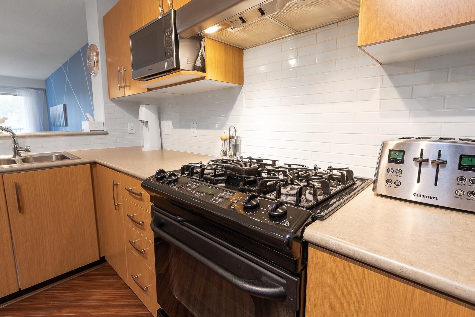 Listing Image 12