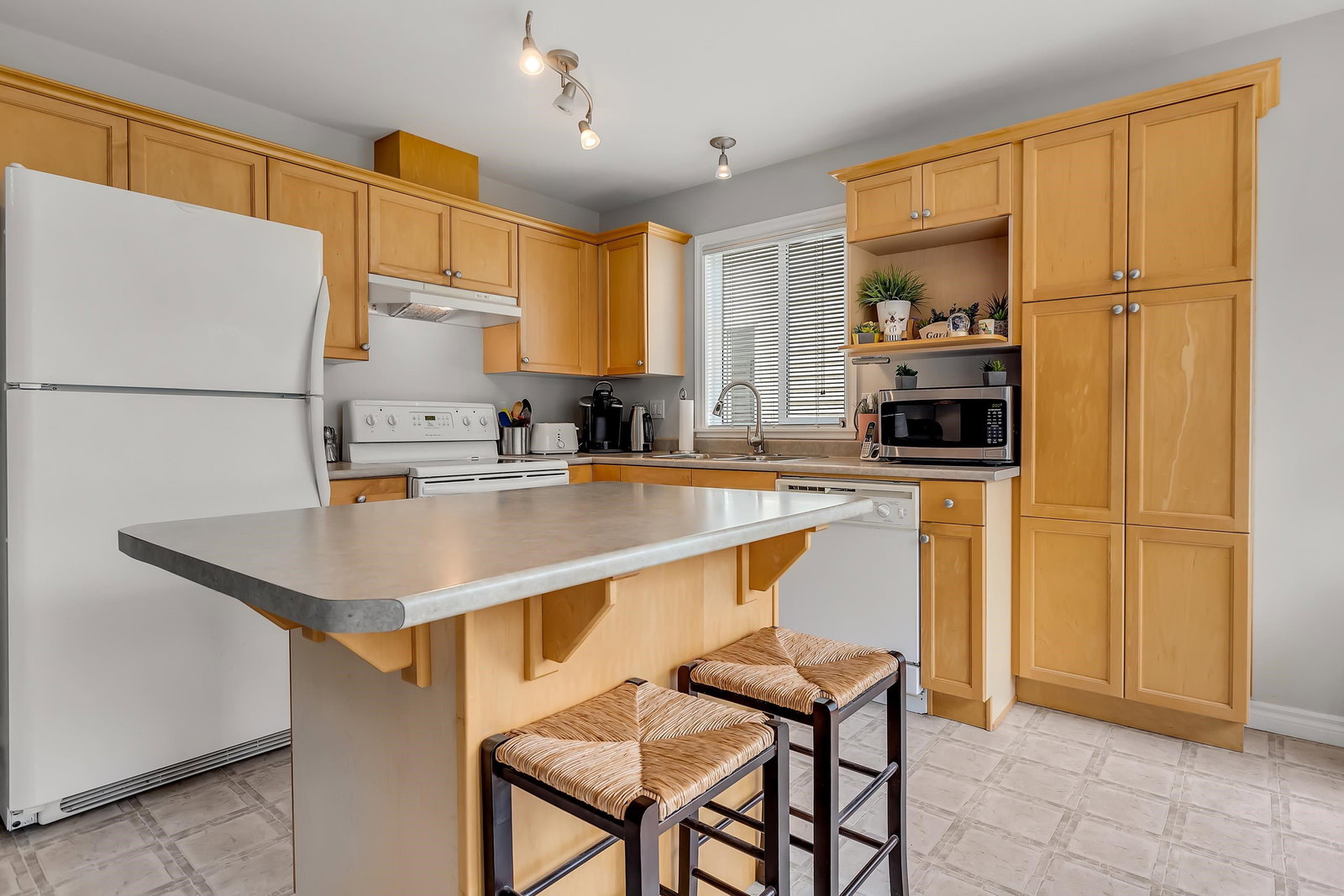 Listing Image 13