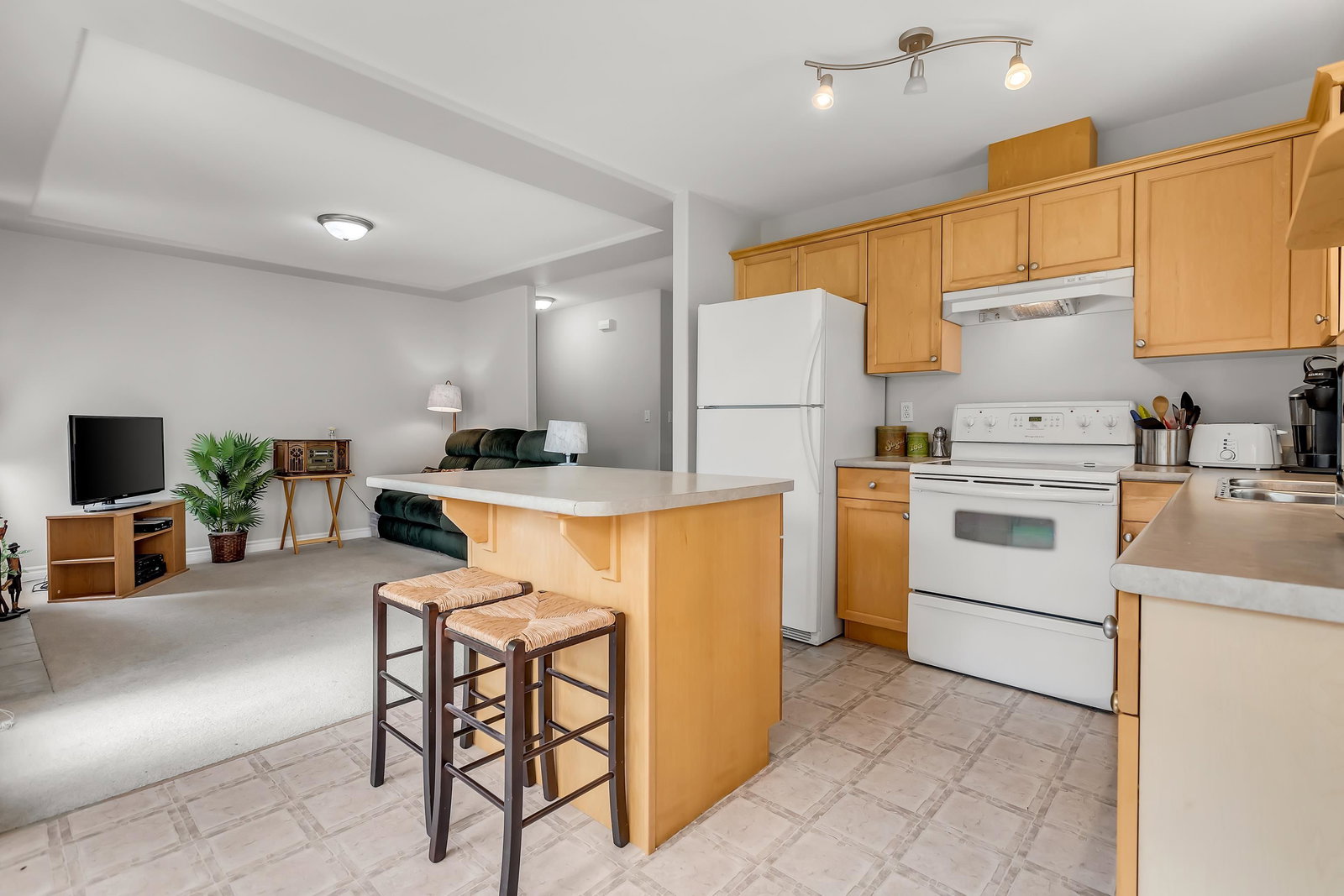 Listing Image 14