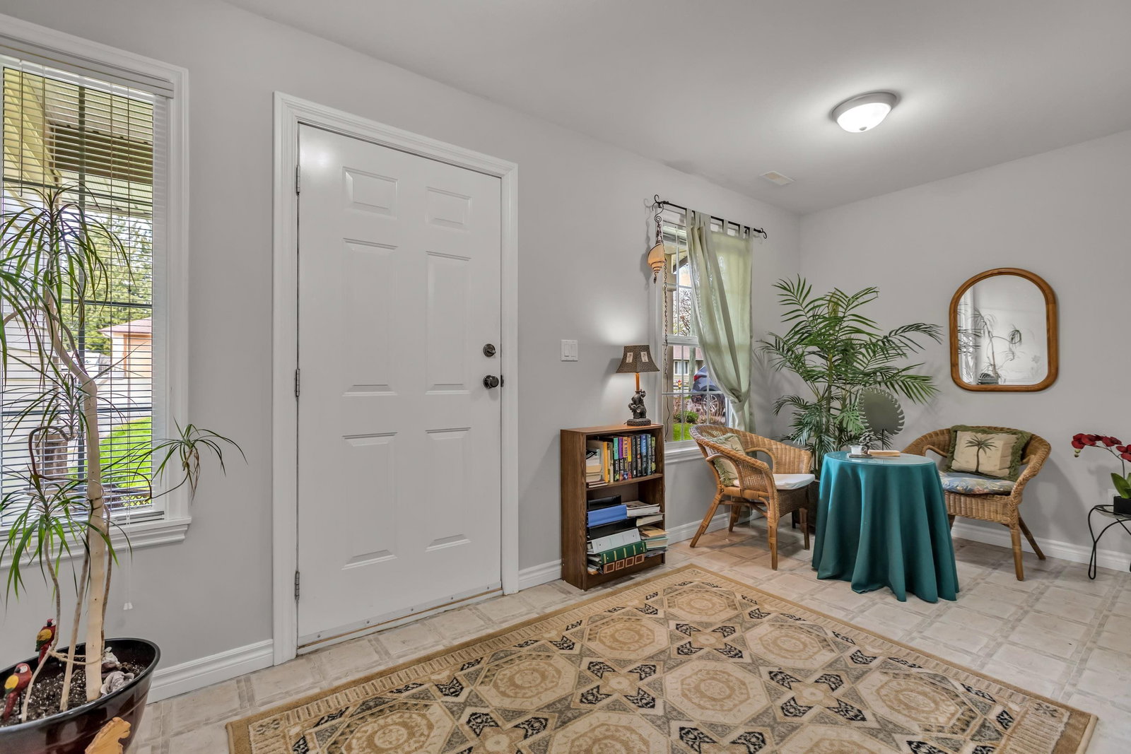 Listing Image 4