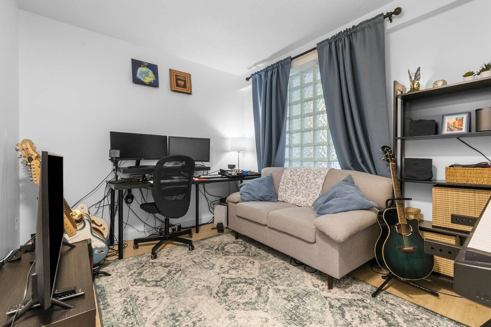 Listing Image 16
