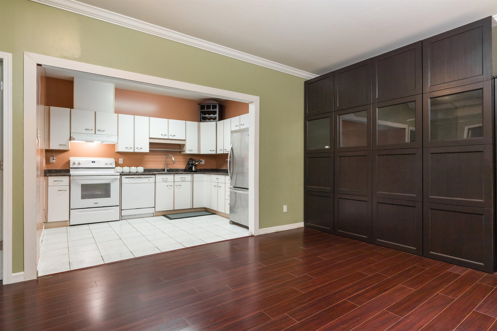 Listing Image 9