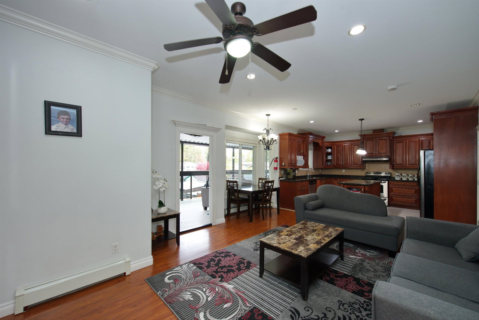 Listing Image 8