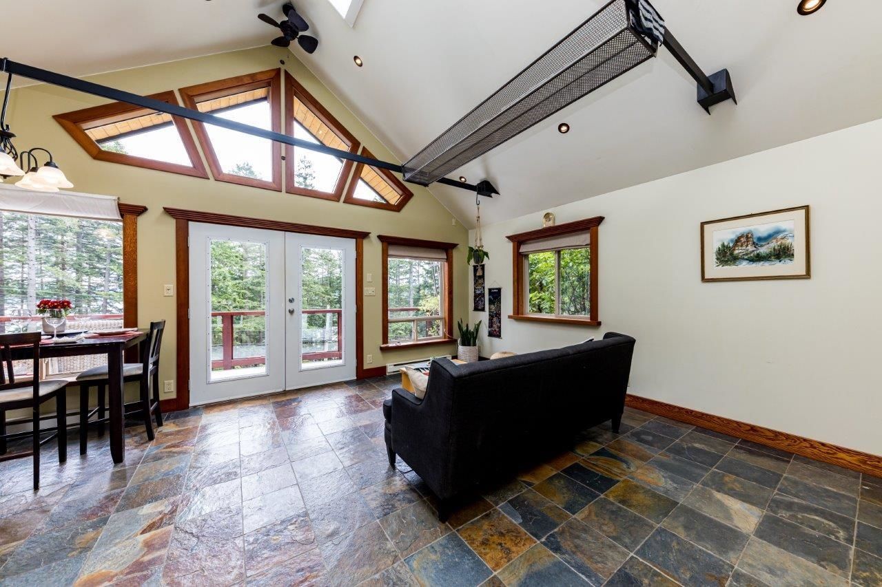 Listing Image 8