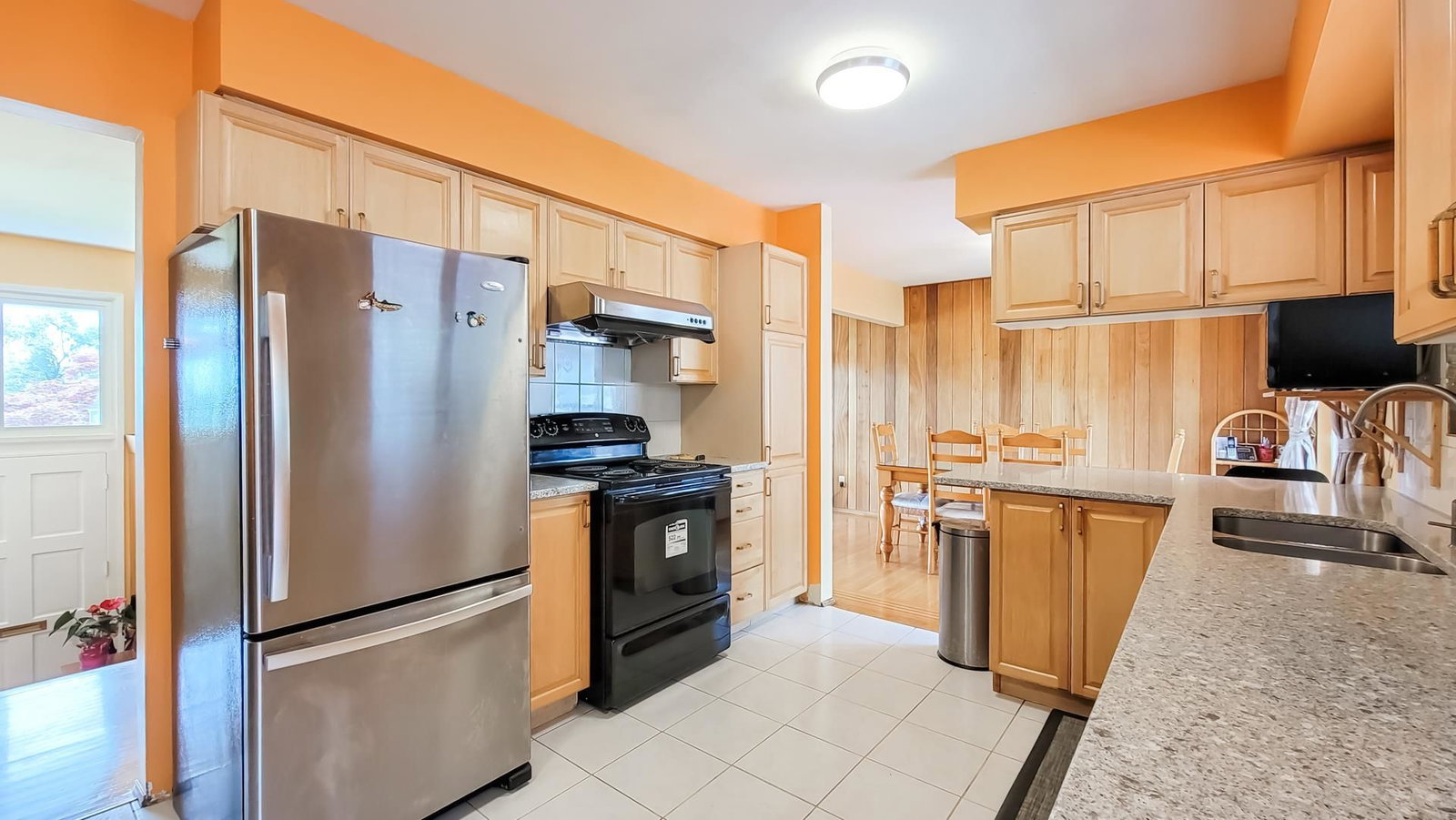 Listing Image 12