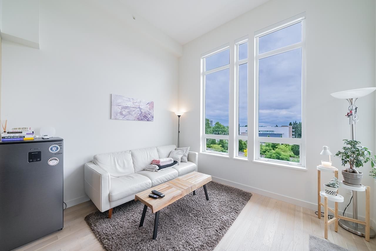 Listing Image 9