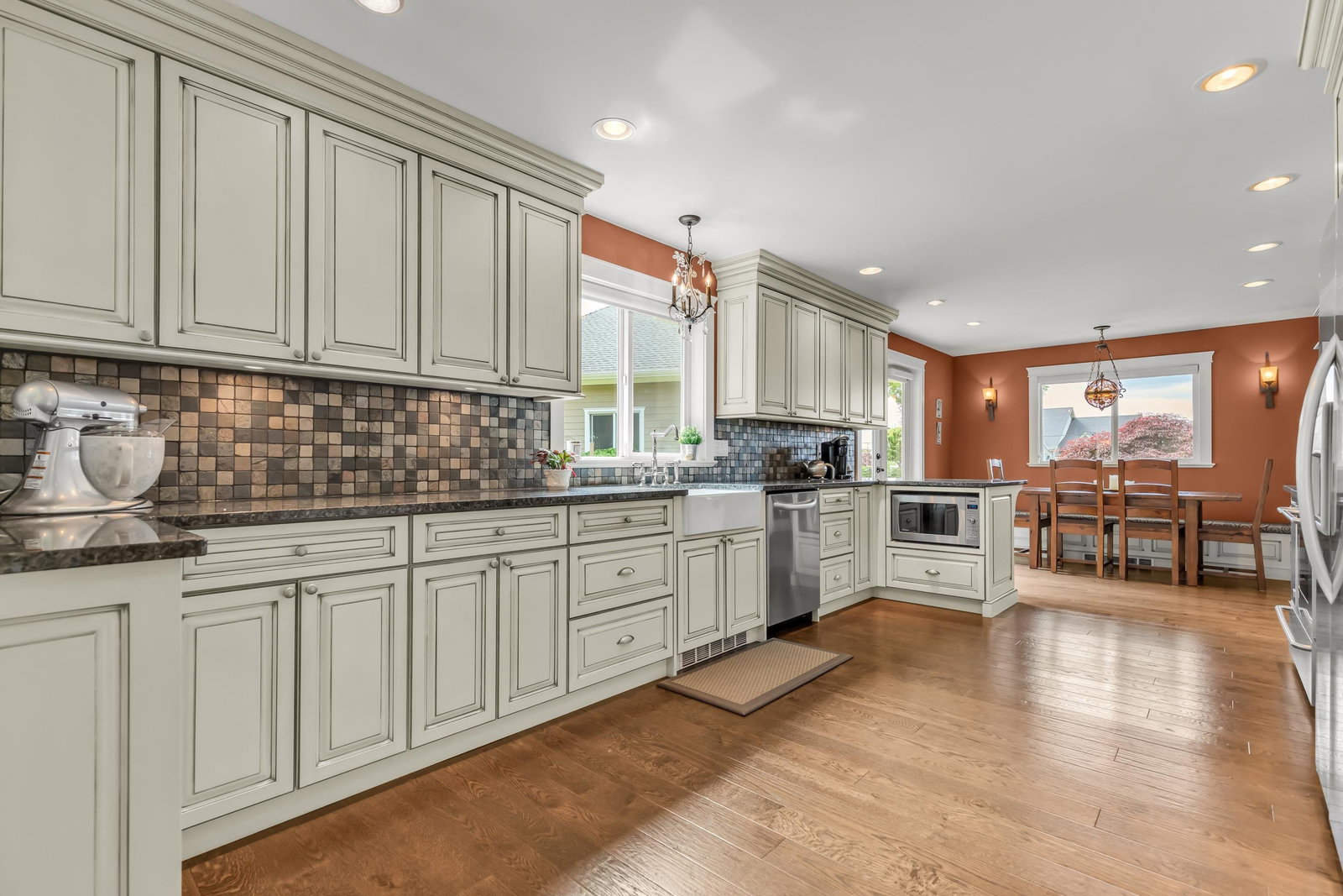 Listing Image 14