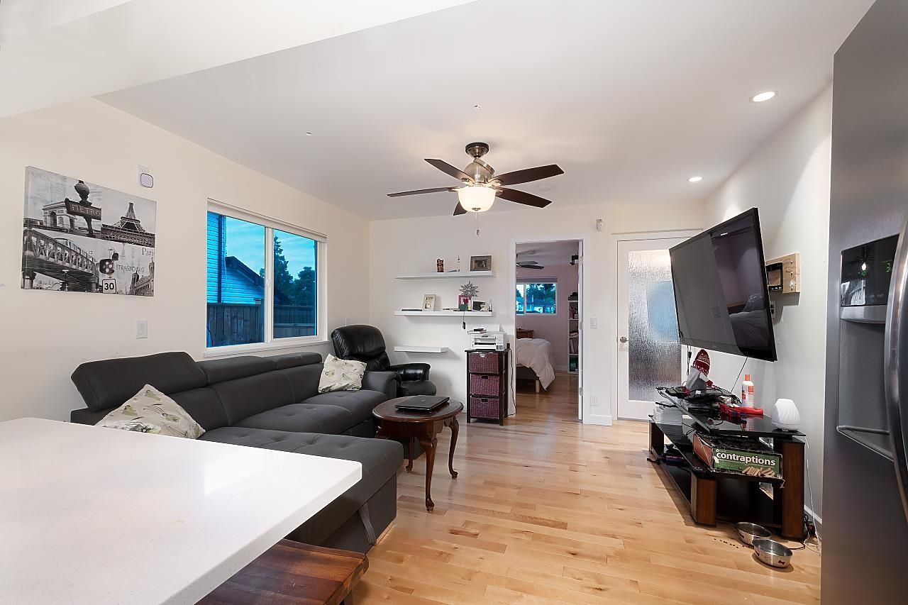 Listing Image 18