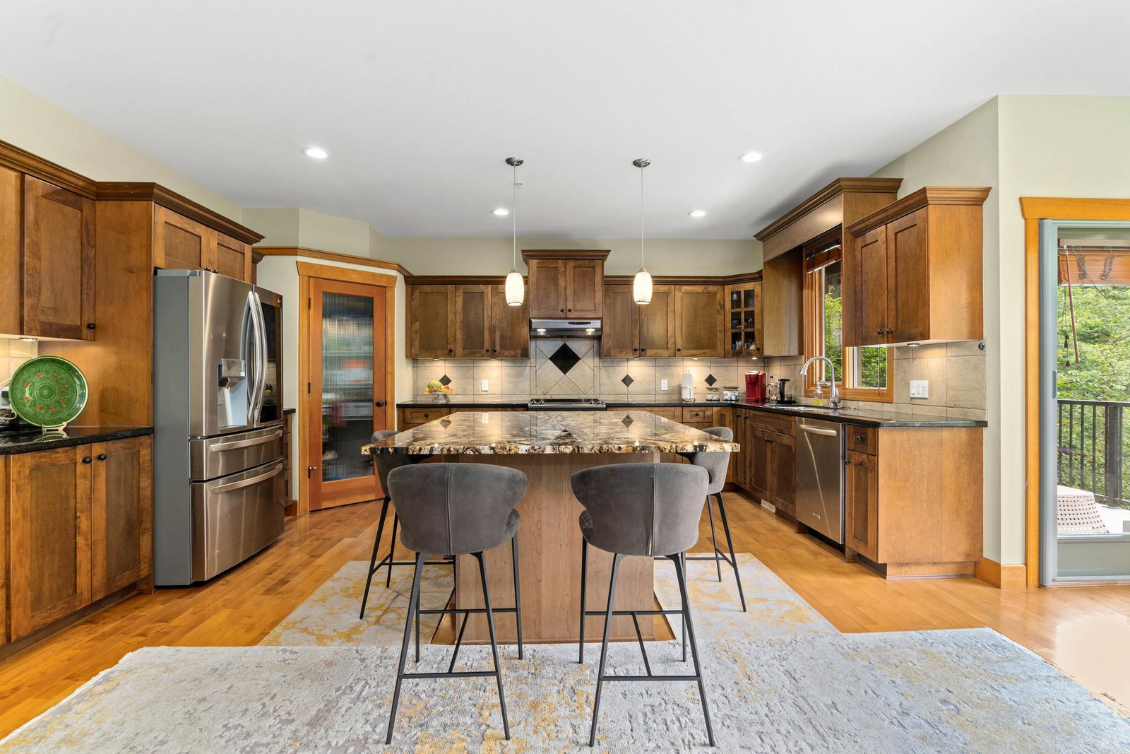 Listing Image 10