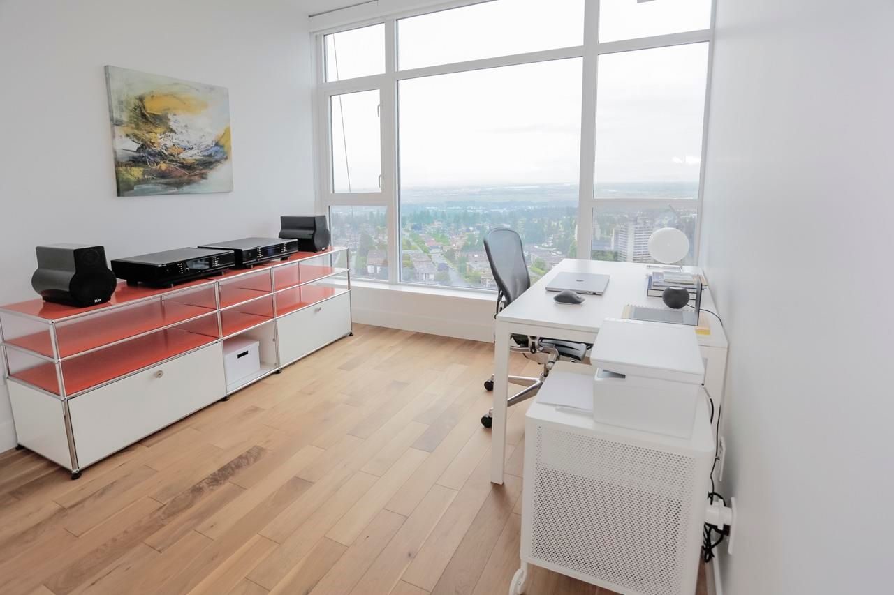 Listing Image 11
