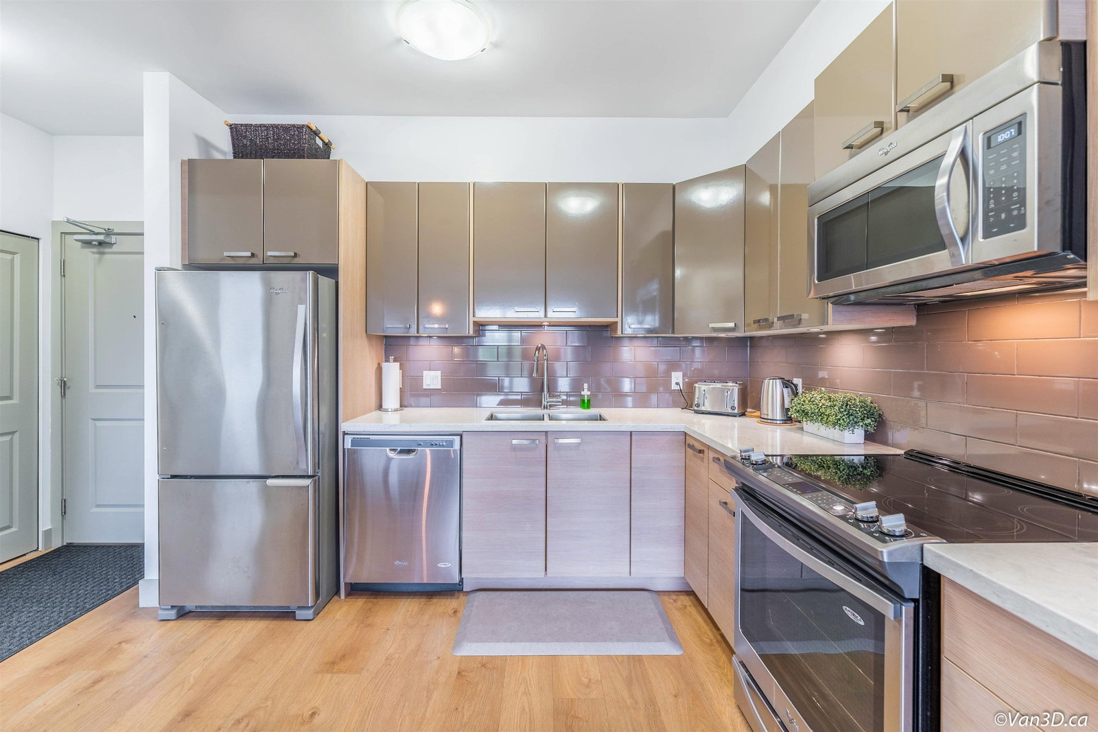 Listing Image 14